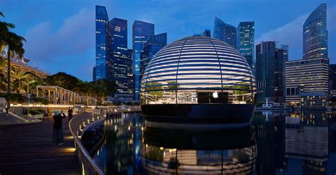Baccarat opens new store in Singapore at Marina Bay Sands.